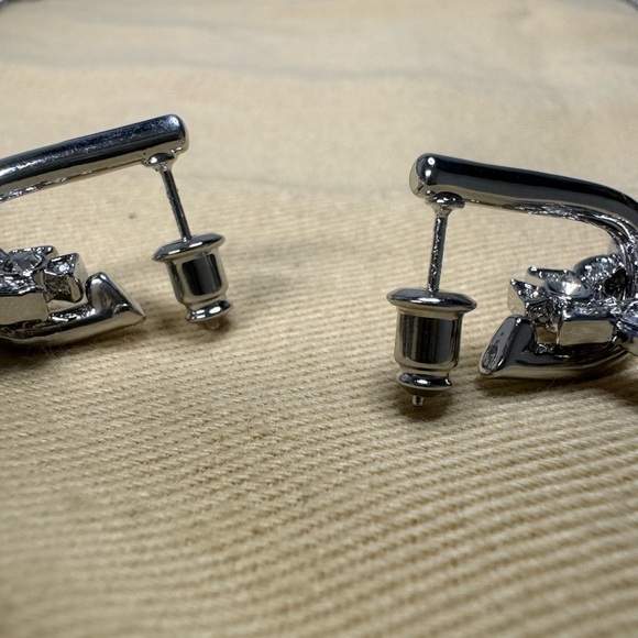 Vivienne Westwood Key Earring - Picture 3 of 4